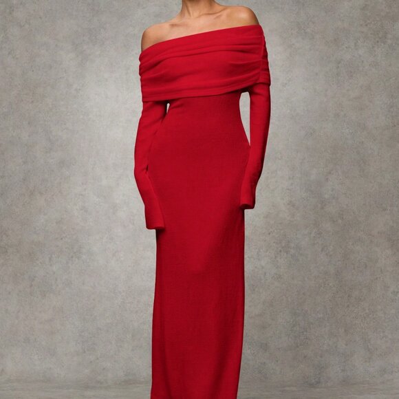 Red Elegant Women's Off-Shoulder Long Dress - Picture 3 of 6